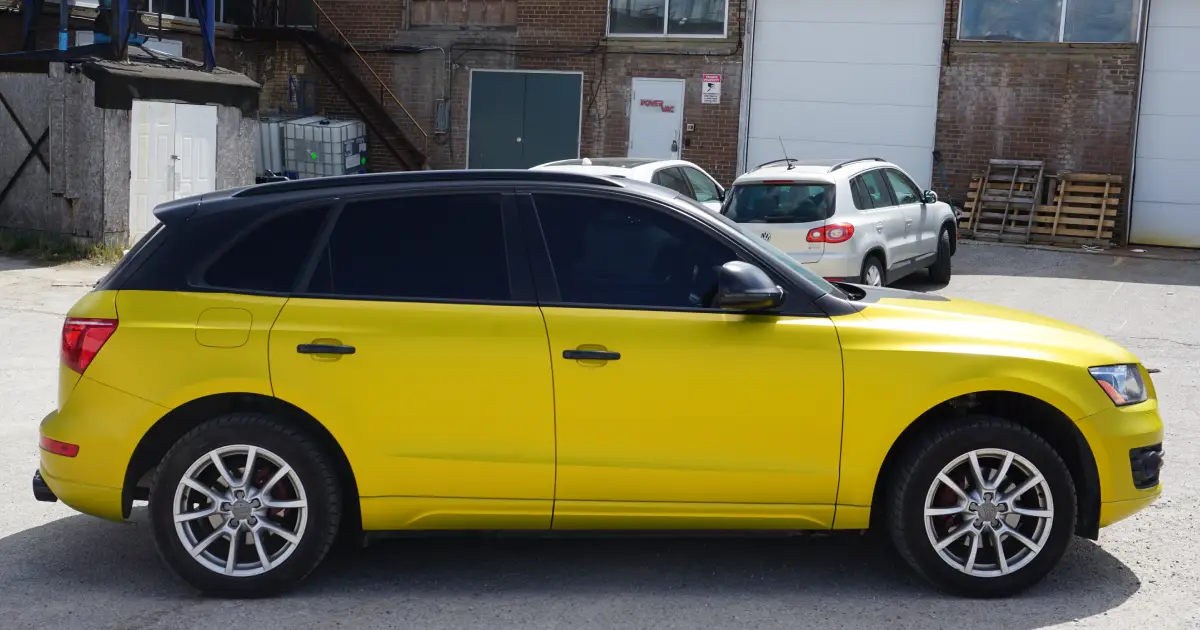 Audi Q5 po aplikácii žltého celopolepu